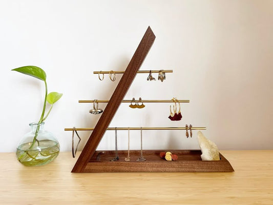 Présentoir à Bijoux Élégant en Bois et Laiton – Design Moderne et Épuré
